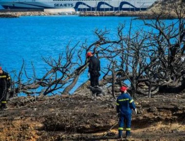Μάτι: Φόβος από τις τοξικές ουσίες για τους κατοίκους μετά τις πυρκαγιές